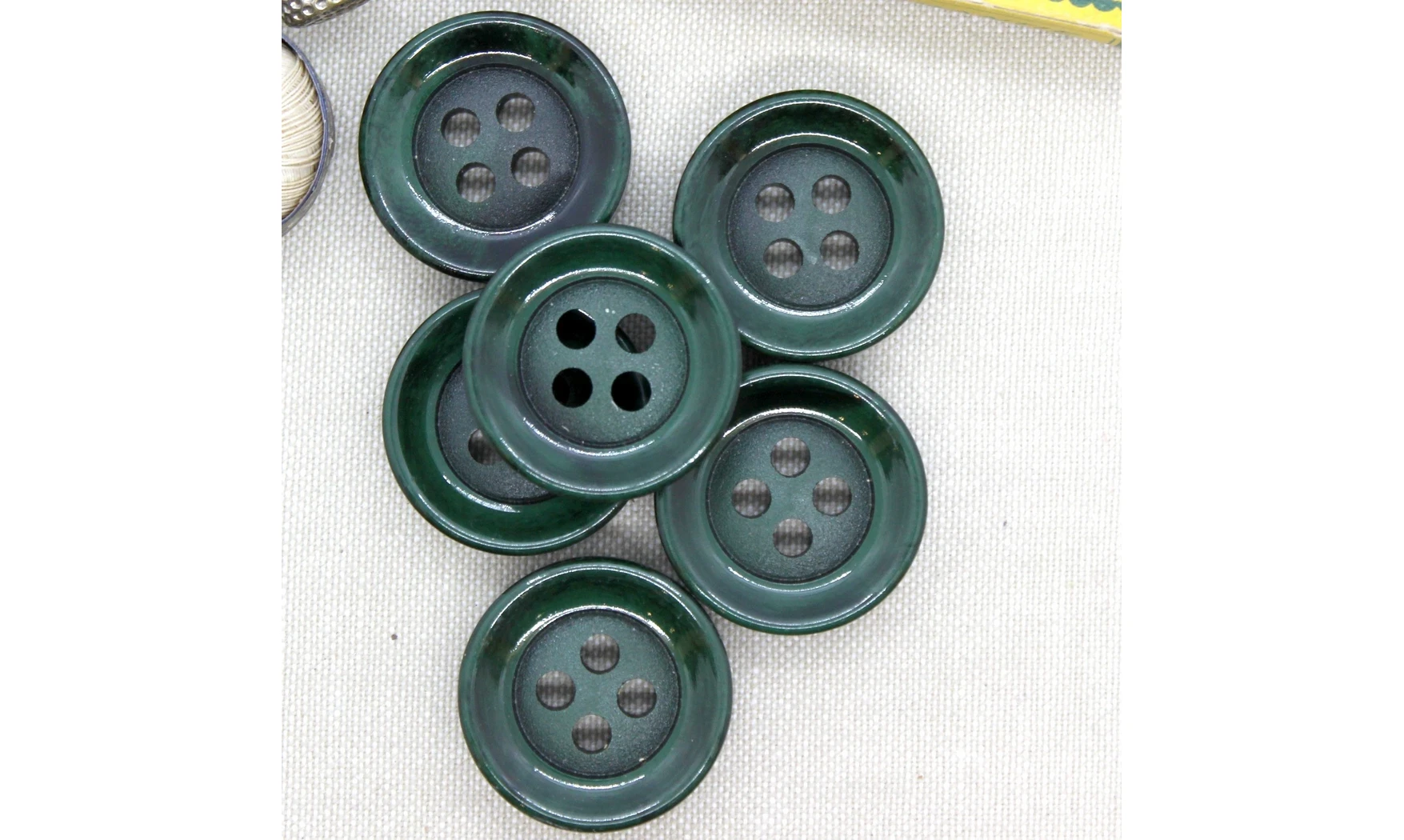 6 boutons / 30MM / Vert bouteille