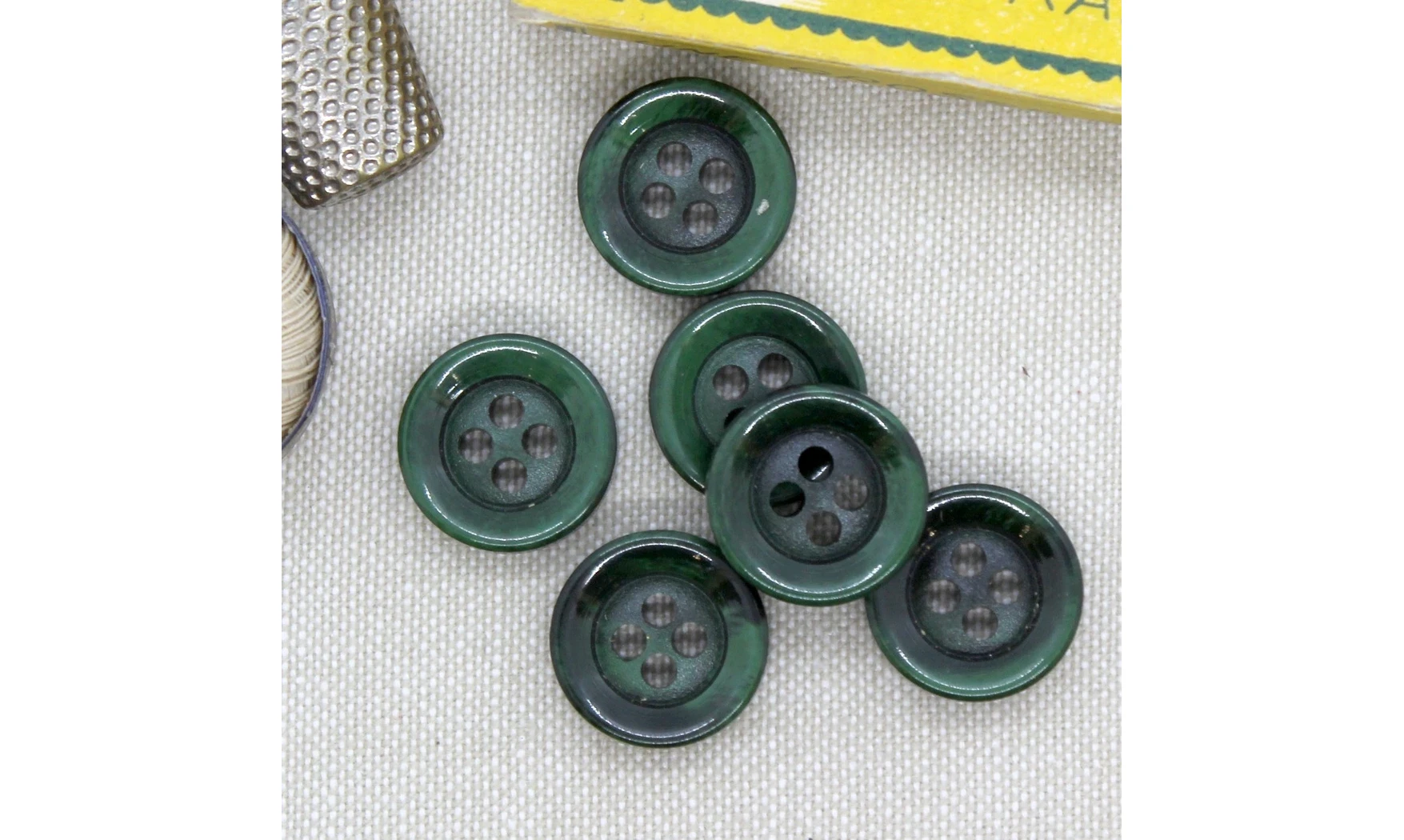 6 boutons / 18MM / Vert bouteille