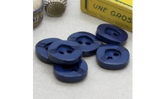 Vintage Button 322B