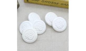6 boutons / 18MM / Blanc "3 fleurs"