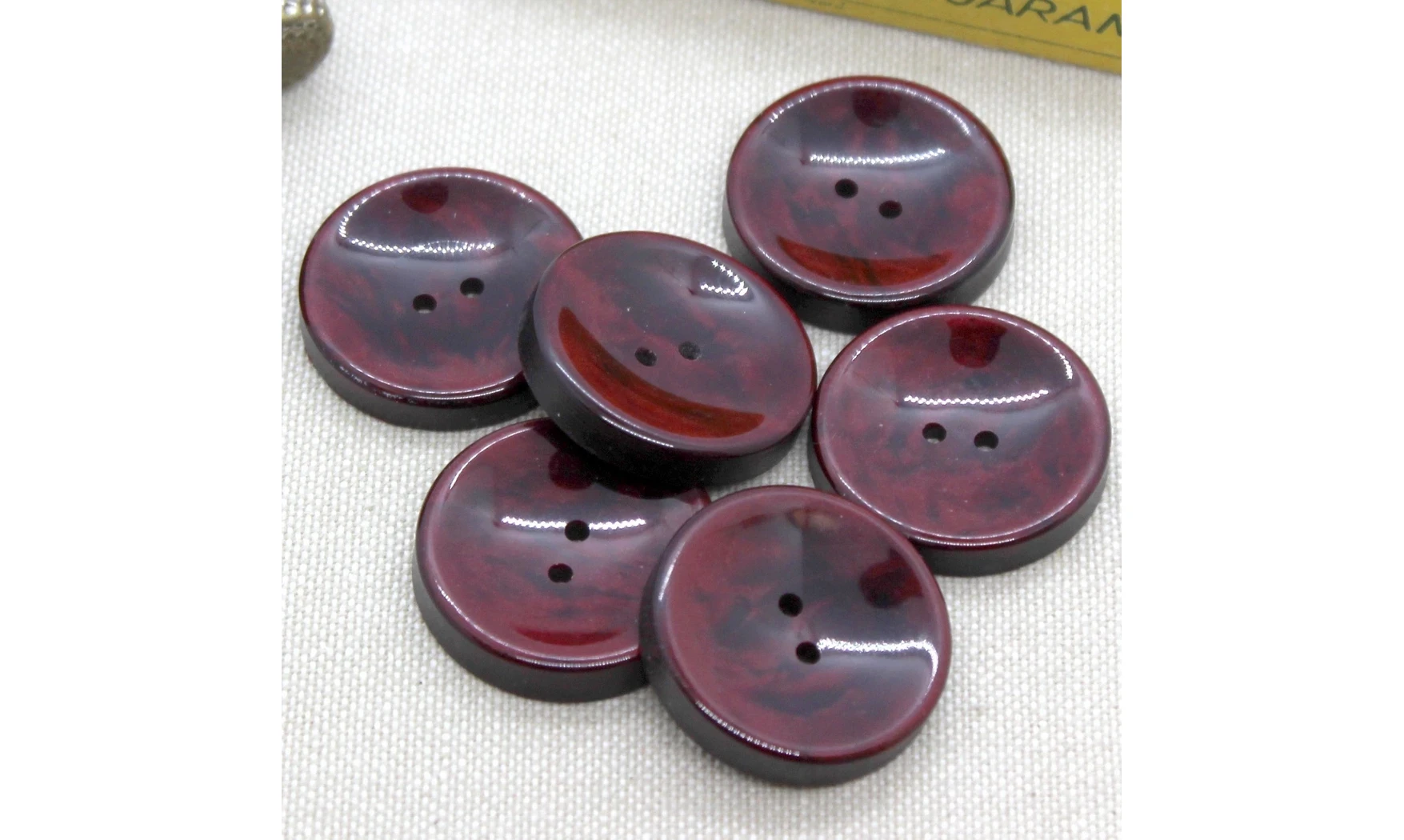 6 Boutons / 26MM / Rouge Bordeaux