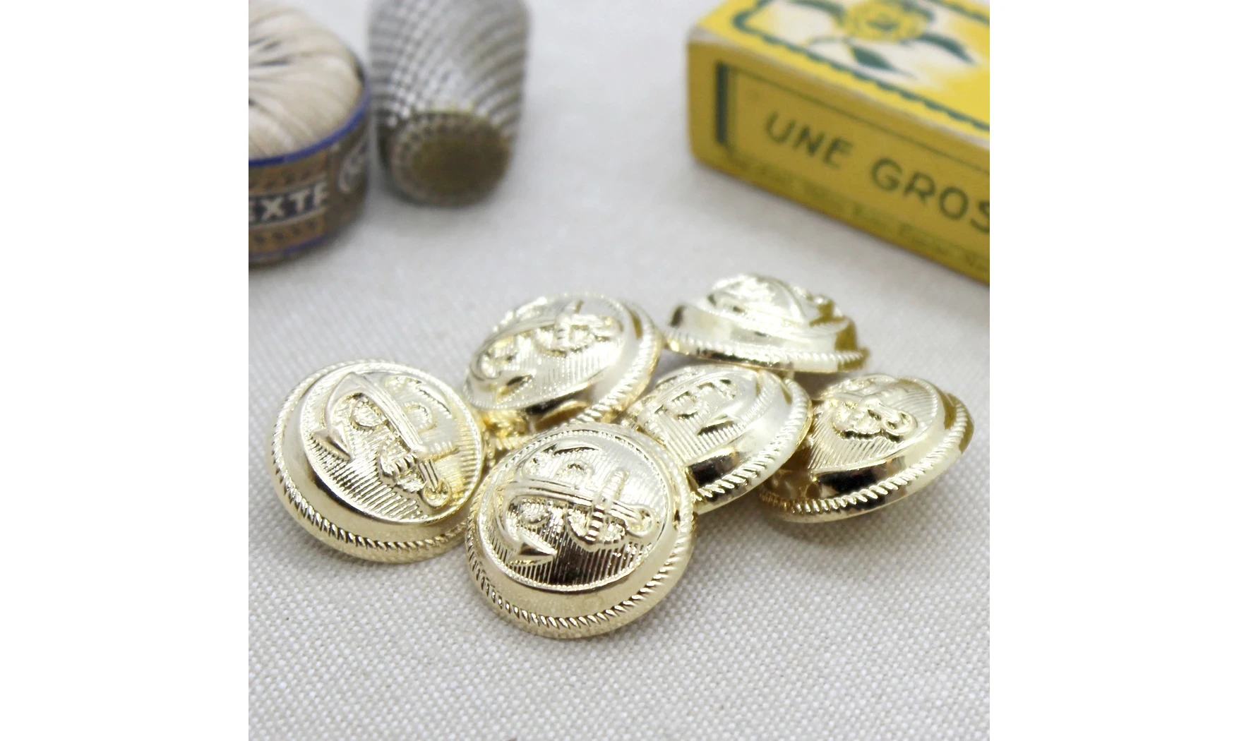 Bouton VINTAGE DORE / par 6 / 20MM