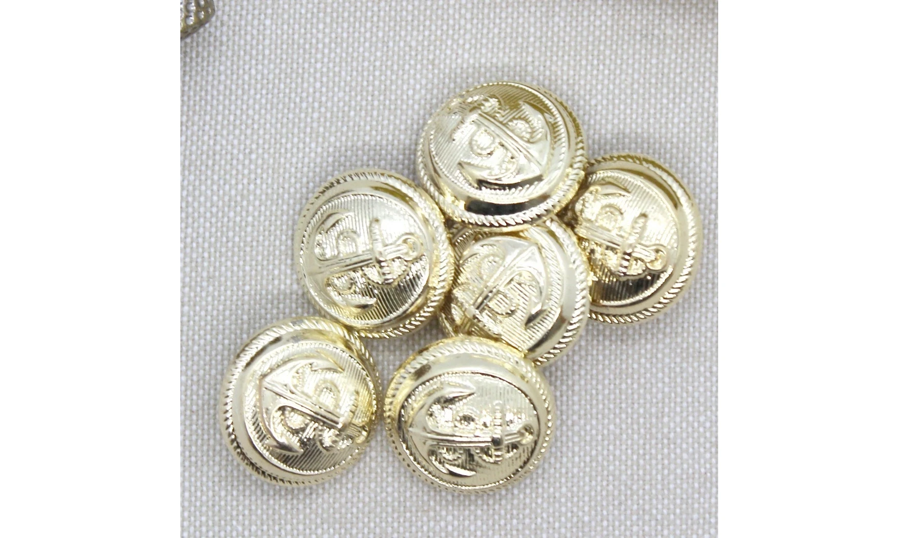 Bouton VINTAGE DORE / par 6 / 20MM