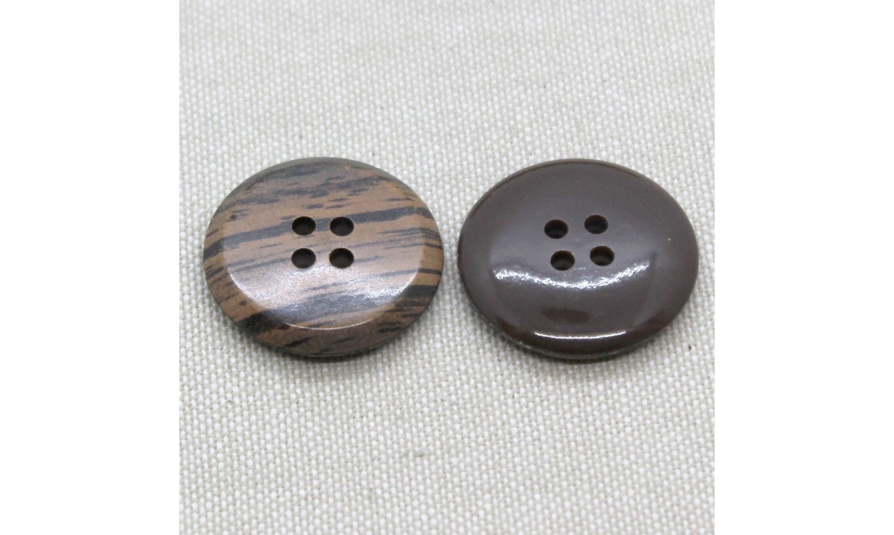 Vintage Button 065B