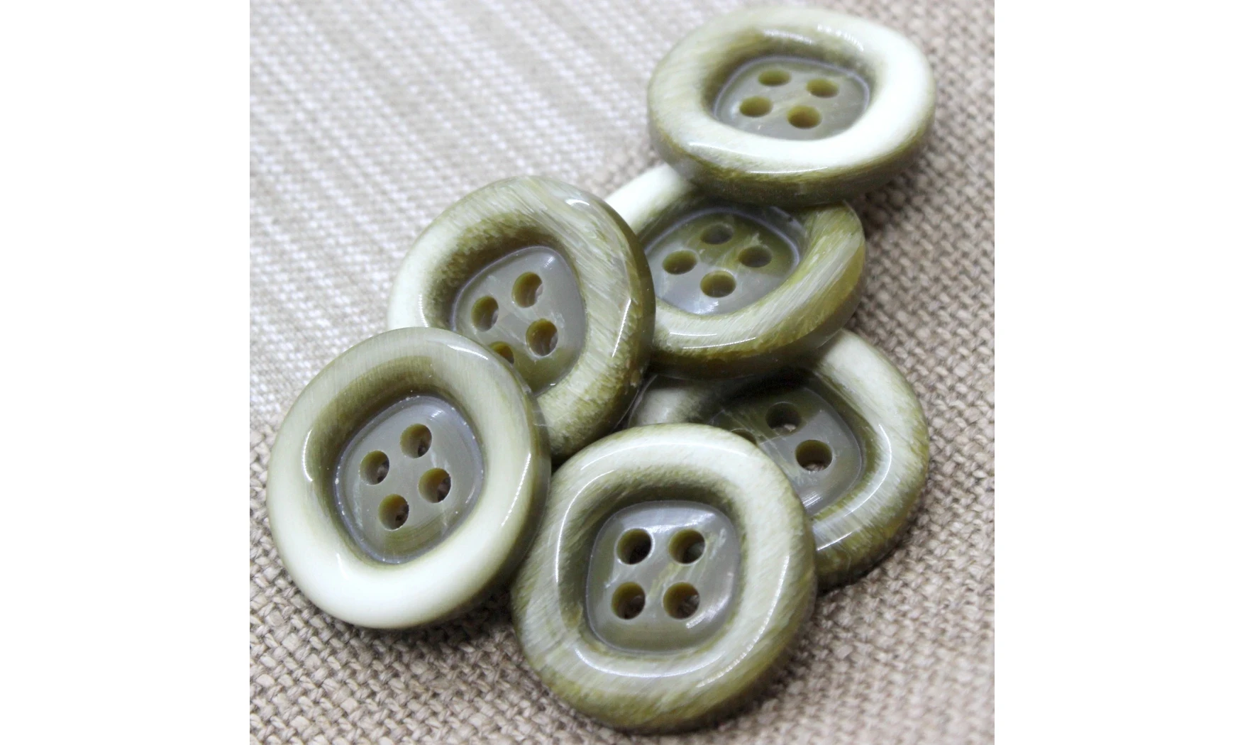 Vintage Button 259B