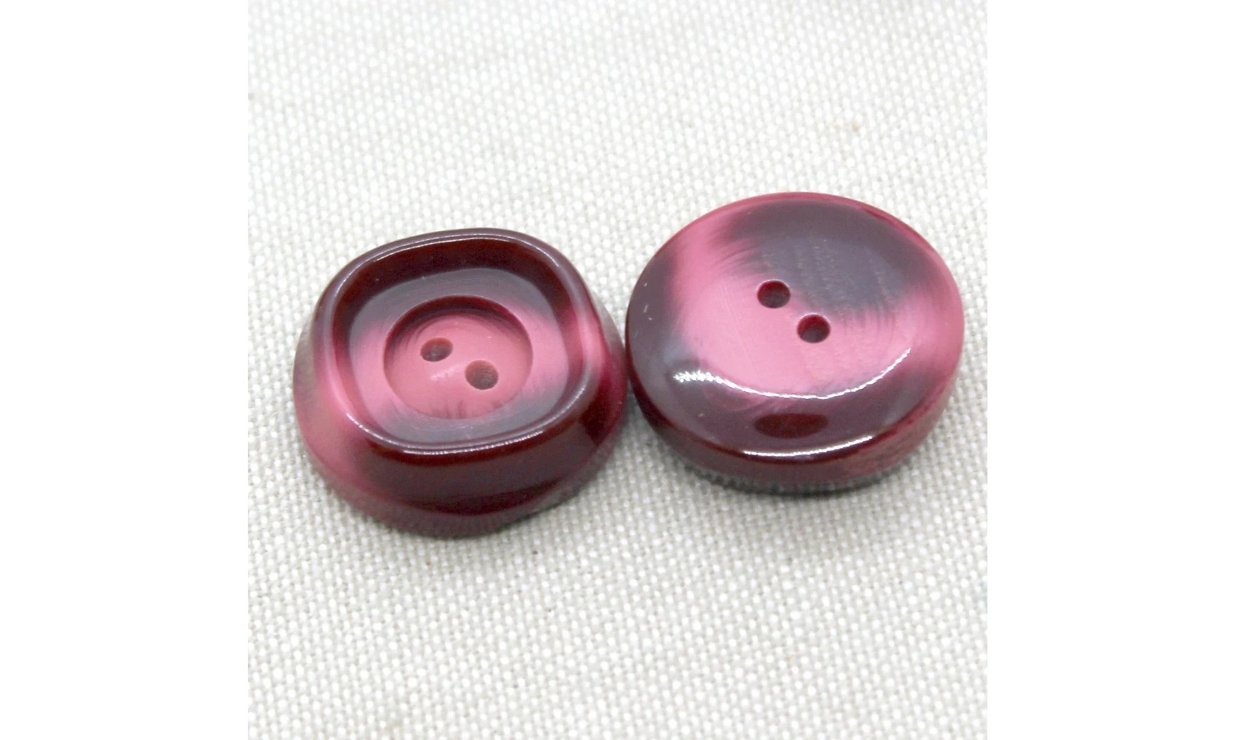 Vintage button 096B
