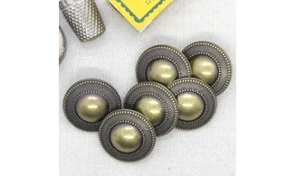 Vintage Button 106B