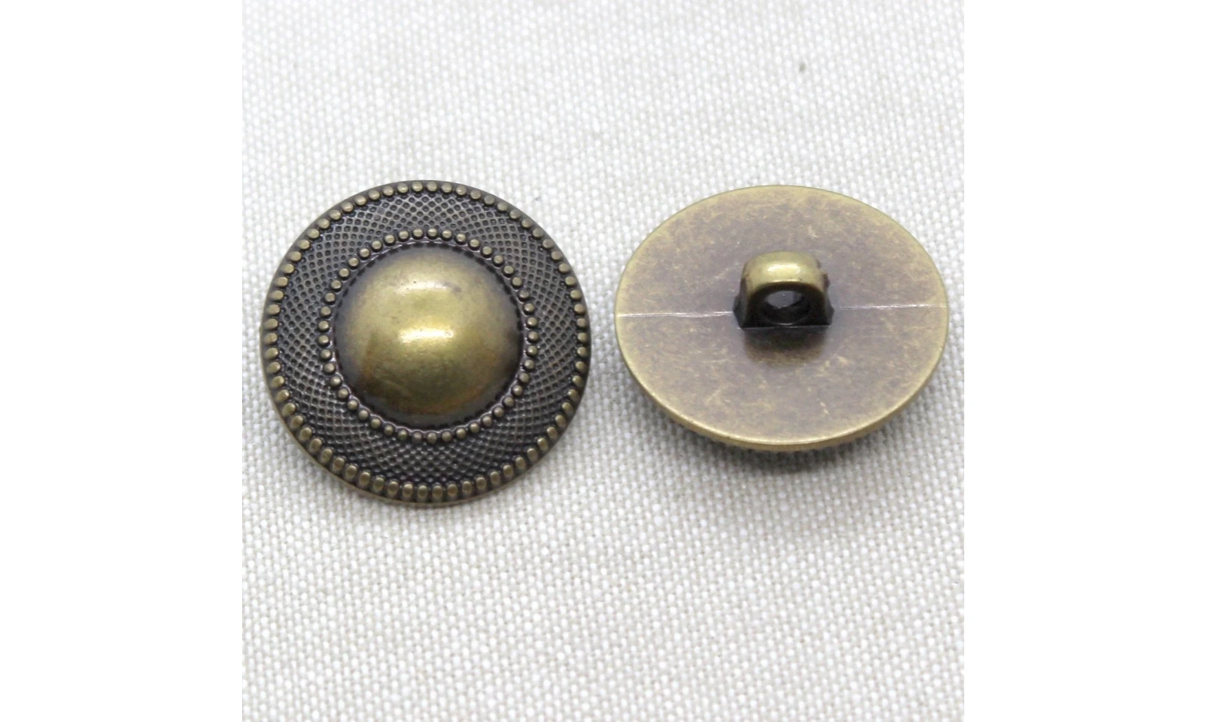 Vintage Button 106B