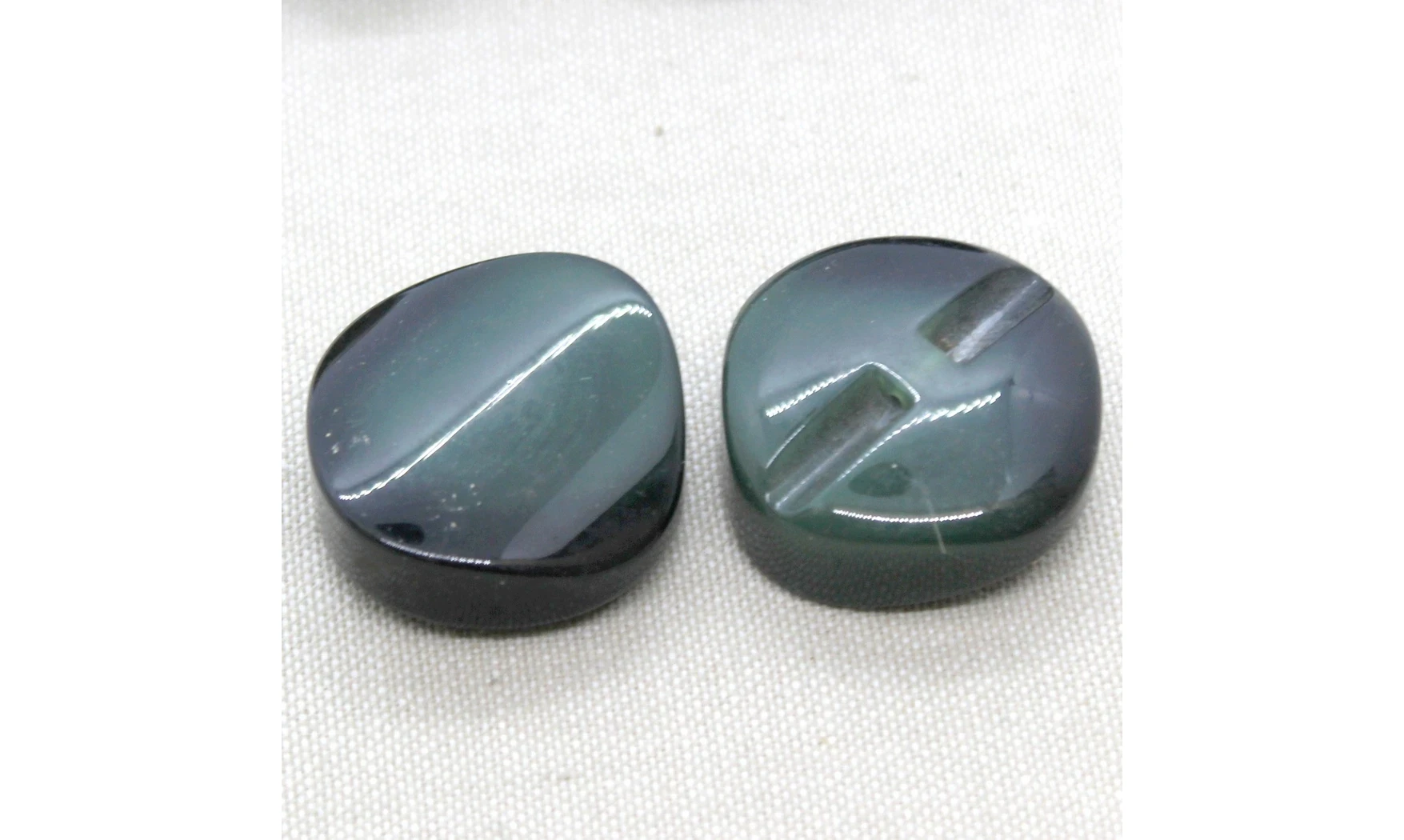 Bouton VINTAGE VERT / par 6 / 31MM