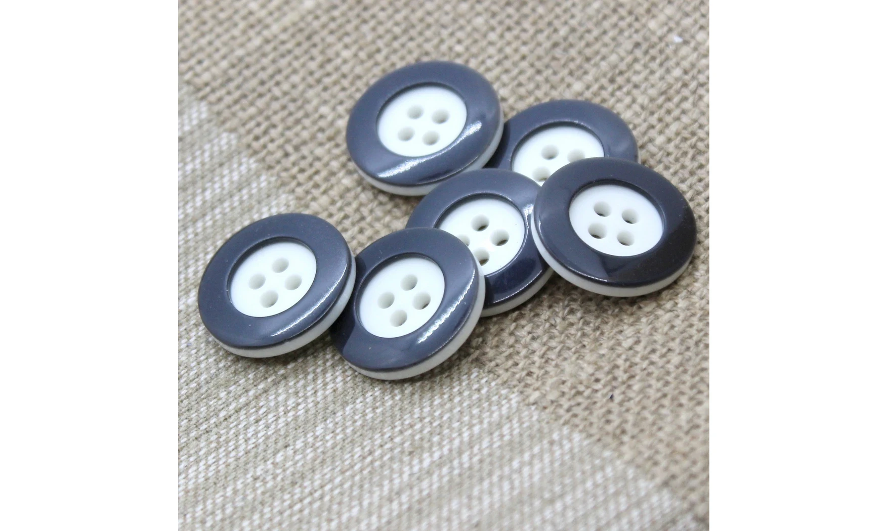 6 Boutons / 20MM / Noir et blanc