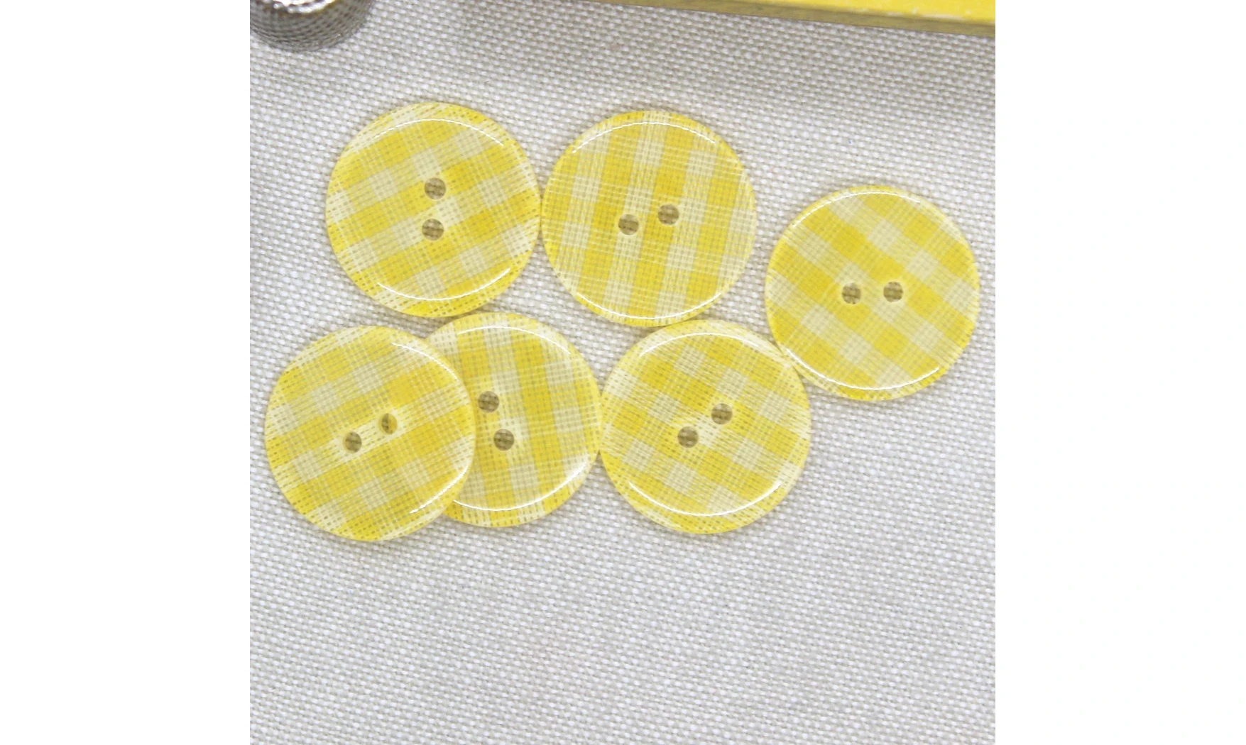 6 boutons / 22MM / Jaune Vichy