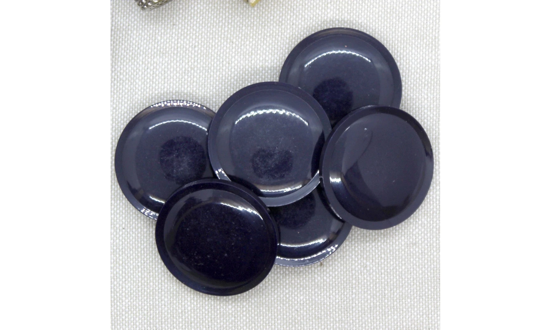 Vintage Button 279B