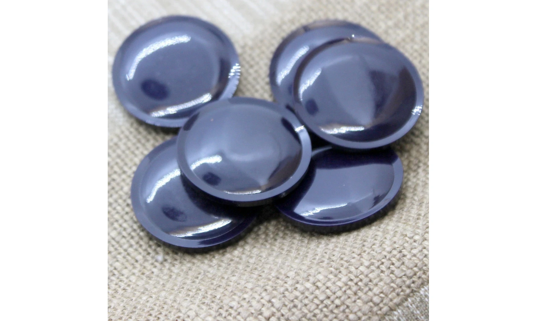 Vintage Button 279B