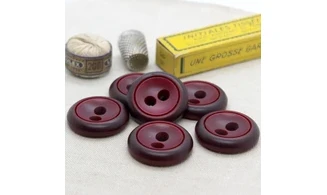 6 boutons / 31MM / Rouge