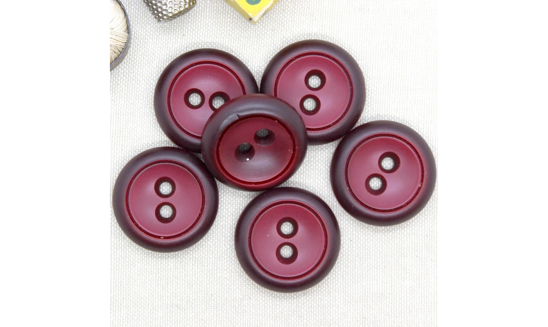 6 boutons / 31MM / Rouge