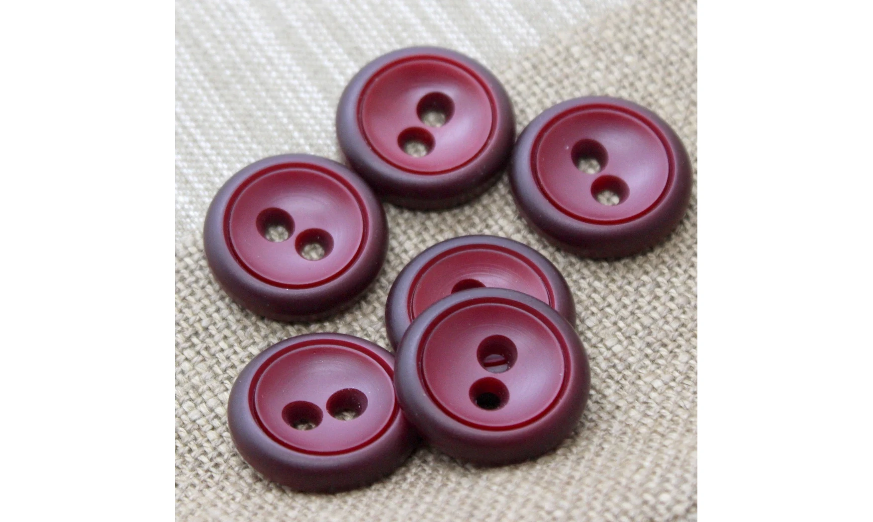 6 boutons / 26MM / Rouge