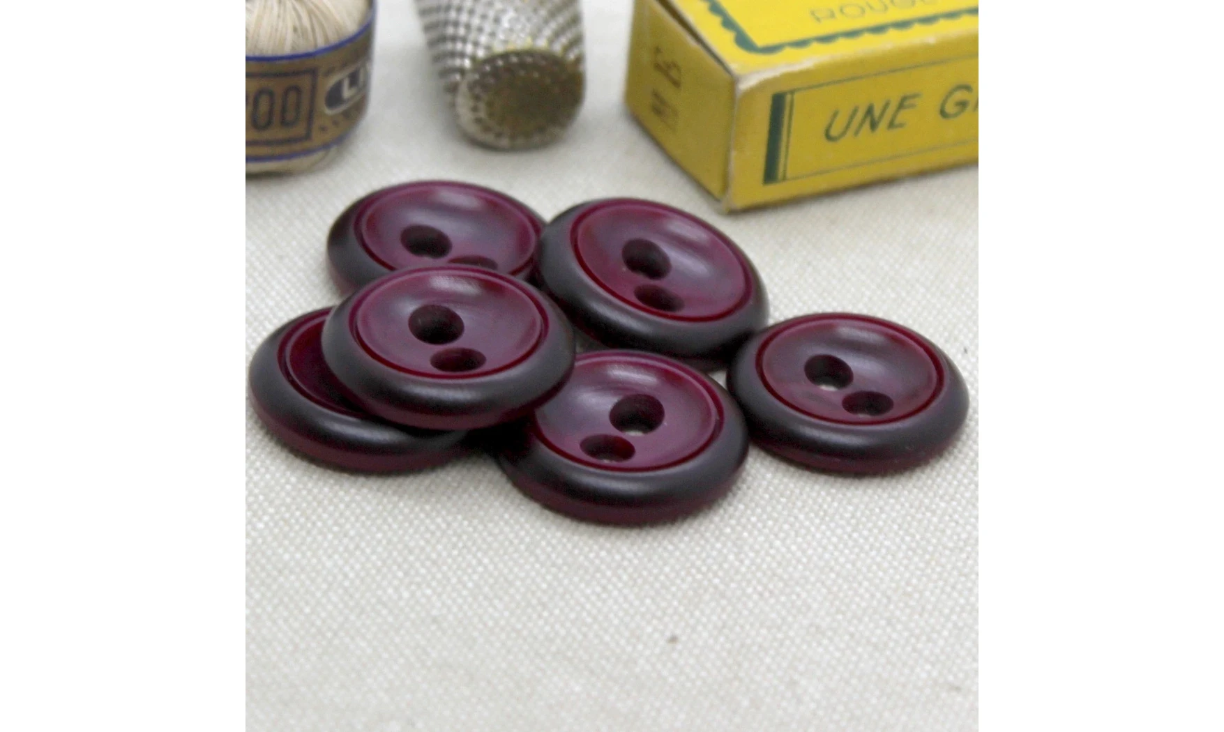 6 boutons / 22MM / Rouge