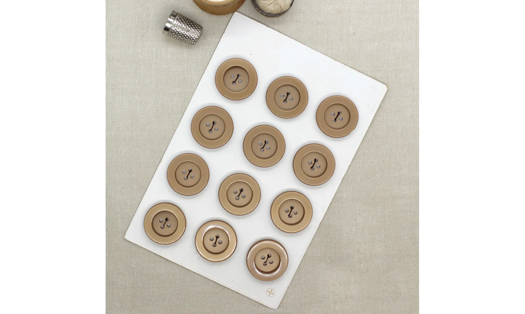 Carte à boutons - Boutons Bruns