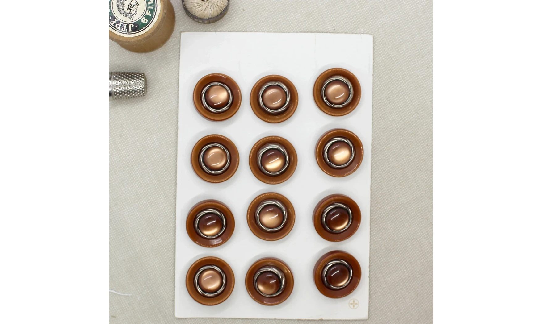 Carte à boutons - Boutons Bruns