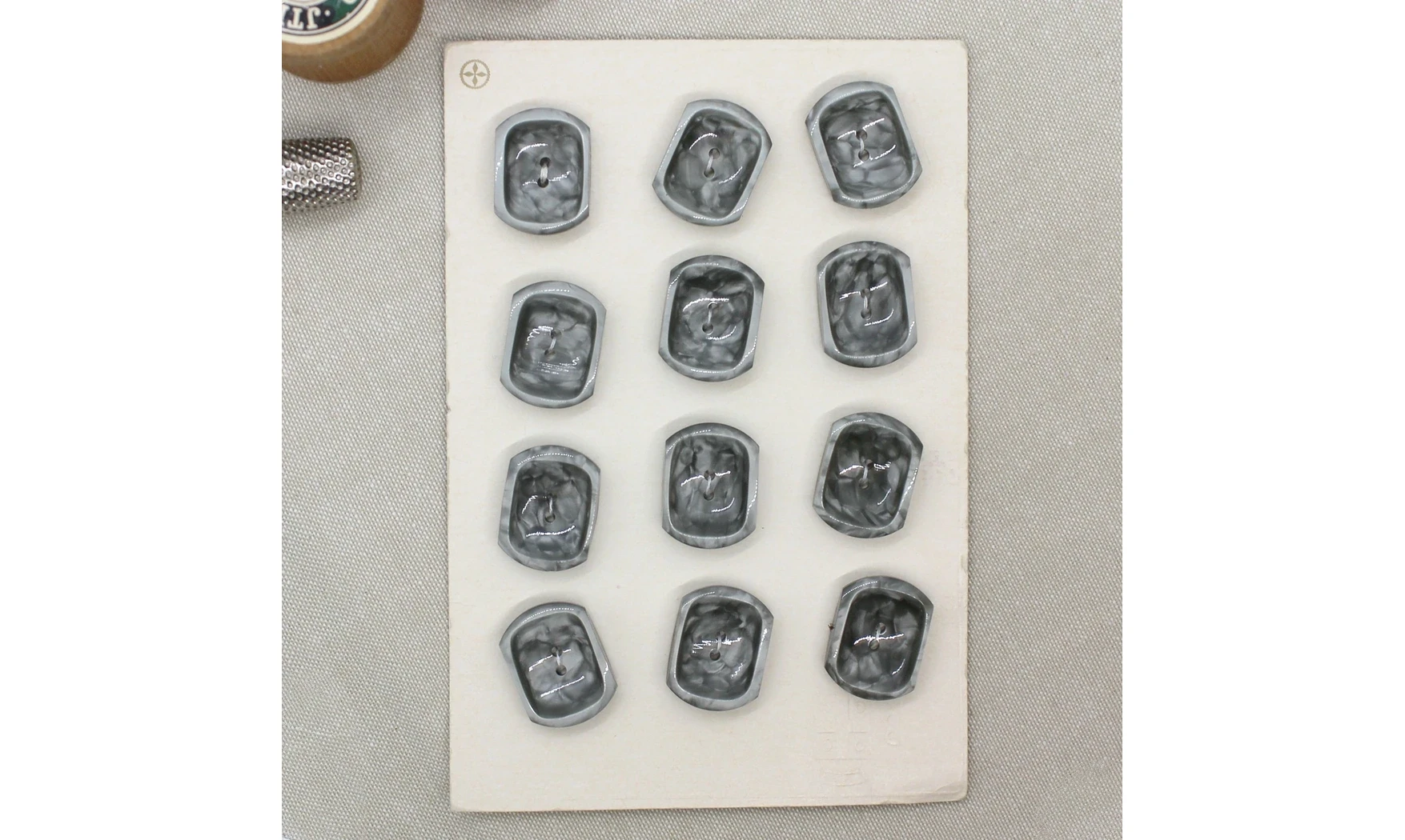 Carte à boutons - Boutons gris