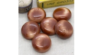 Vintage Button 281B