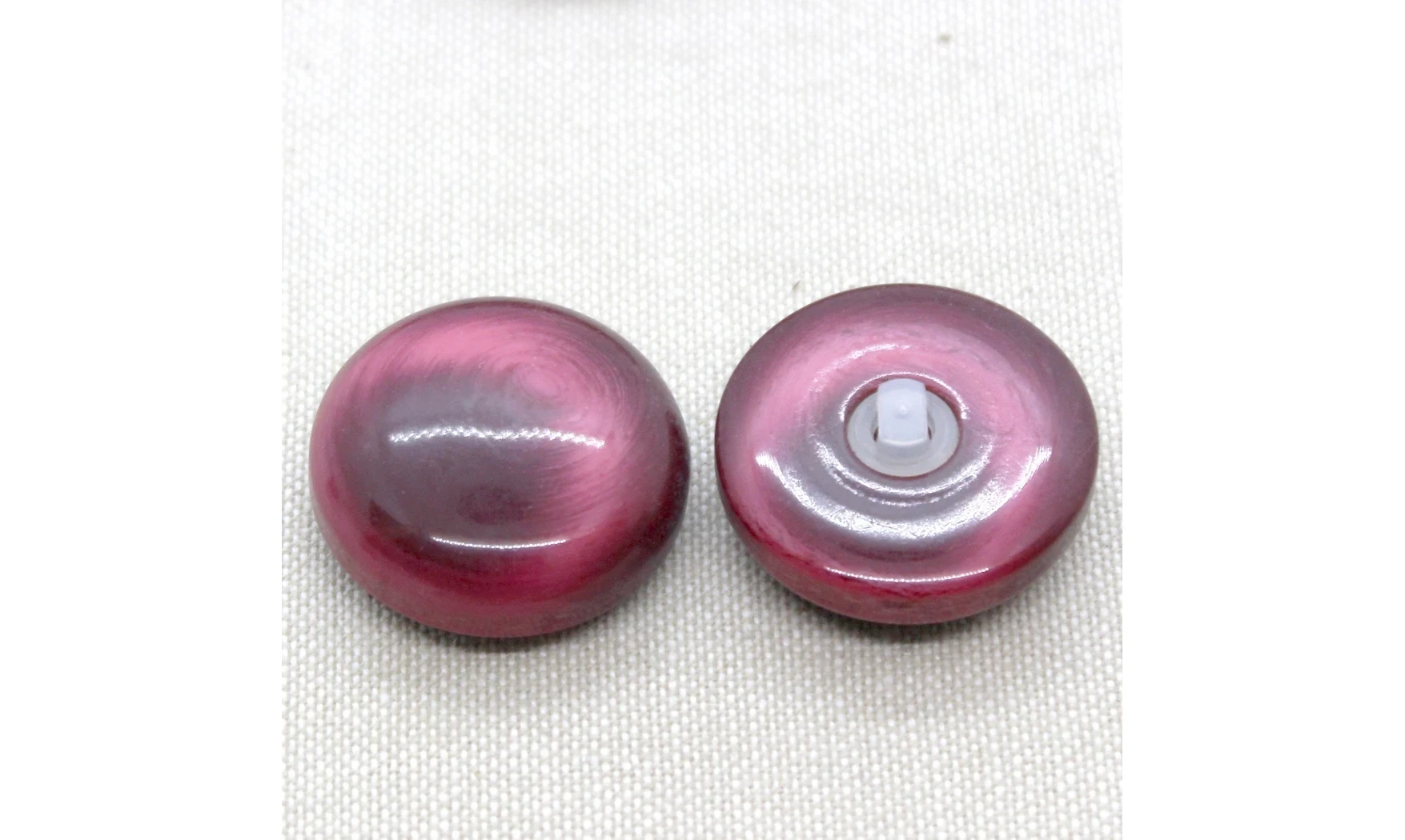 Bouton VINTAGE ROUGE / par 6 / 28MM