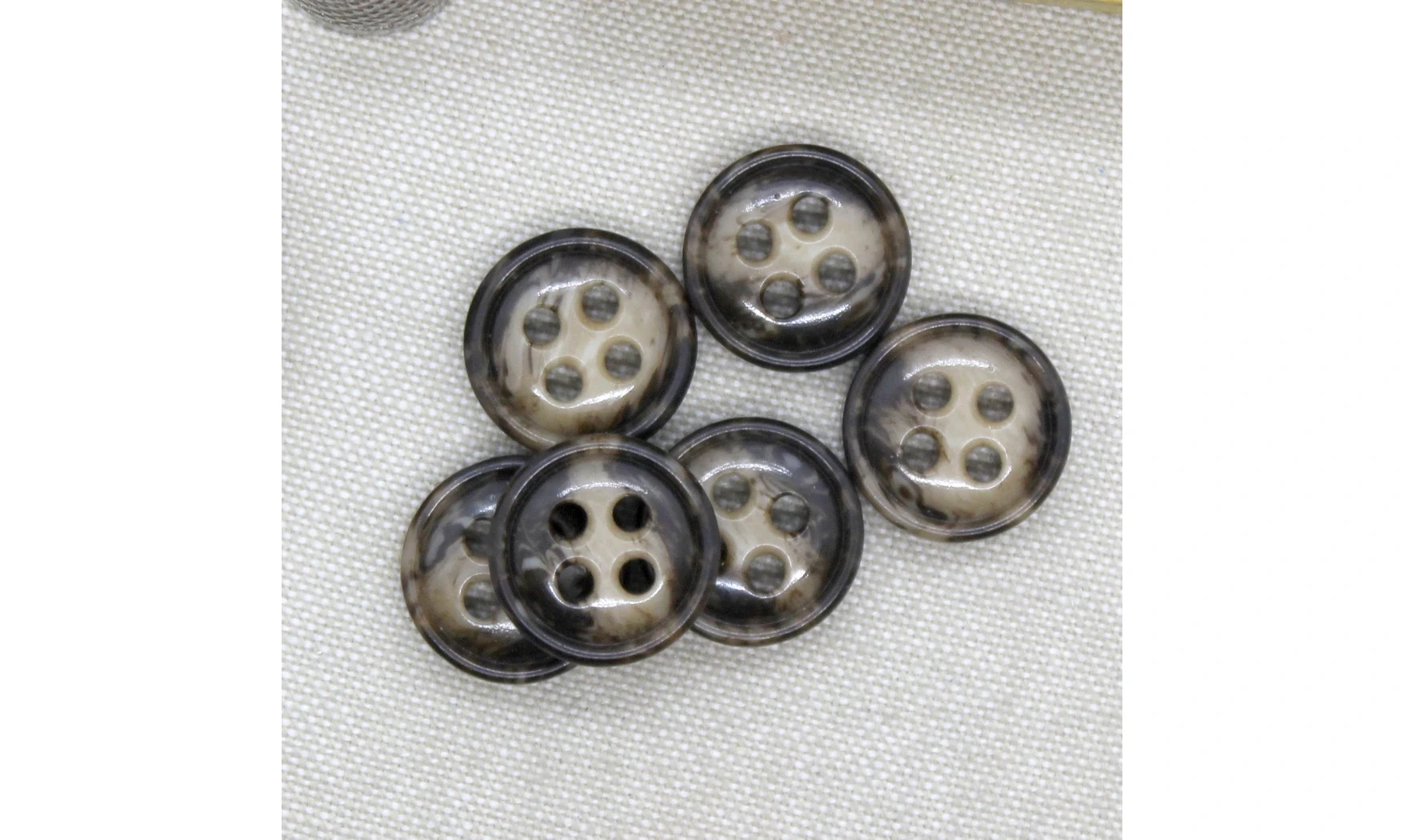 Vintage button 044A