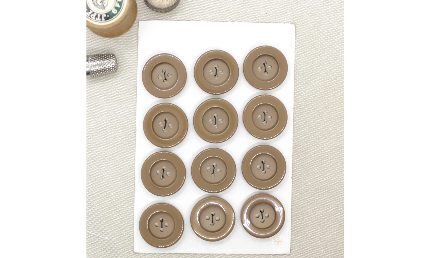 Carte à boutons - Boutons Bruns