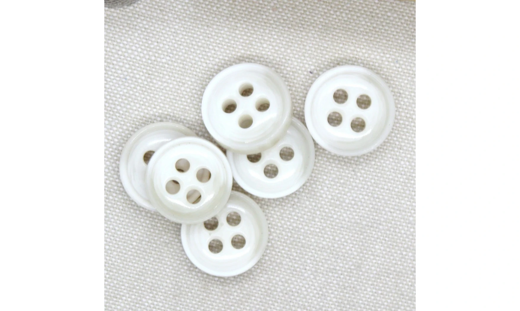 Vintage button 045A