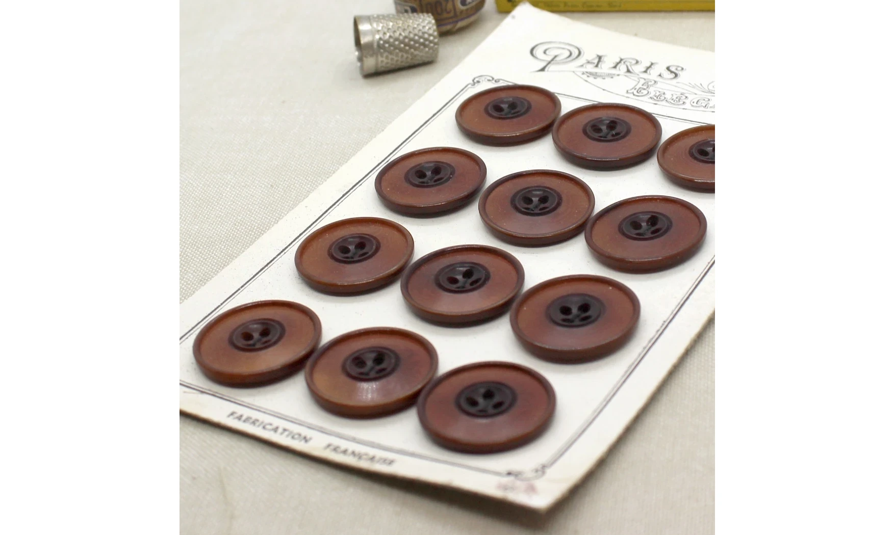 Carte à boutons - Boutons Bruns