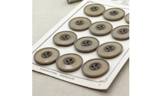 Carte à boutons - Boutons Bruns