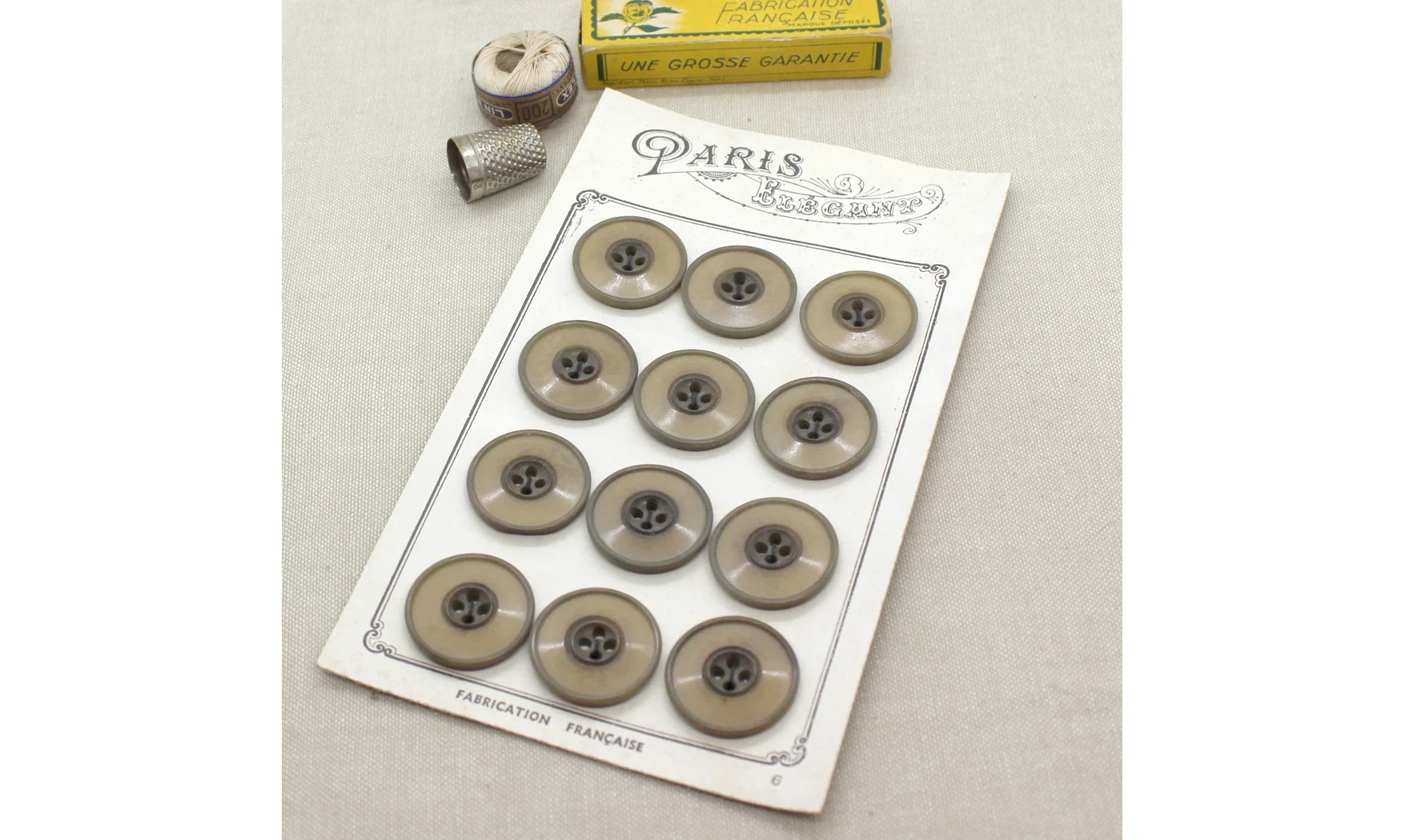 Carte à boutons - Boutons Bruns