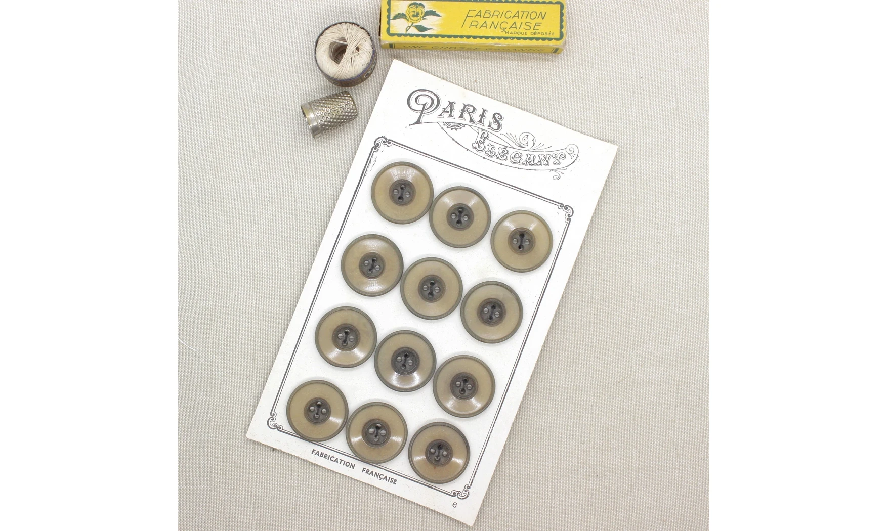 Carte à boutons - Boutons Bruns