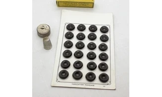Carte 24 boutons / 18mm / Brun