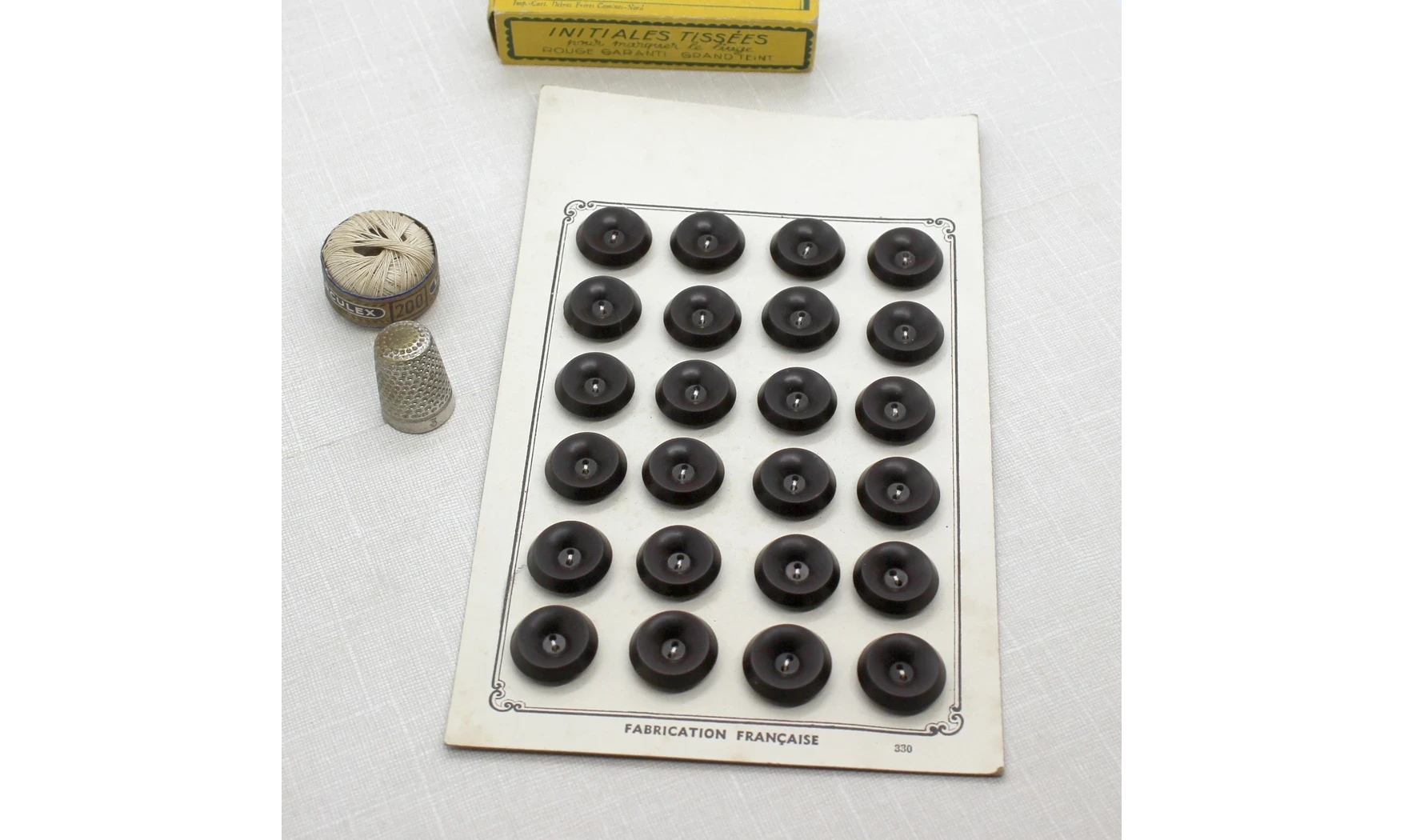 Carte 24 boutons / 18mm / Brun