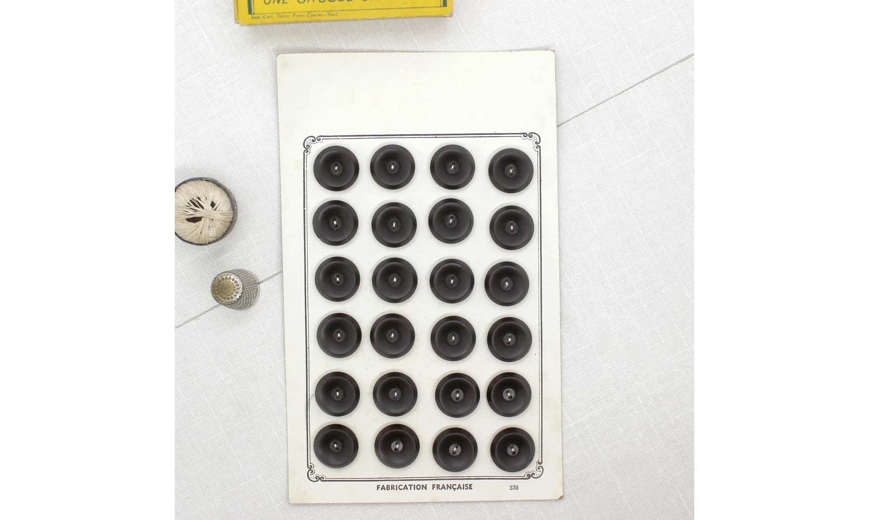 Carte 24 boutons / 18mm / Brun