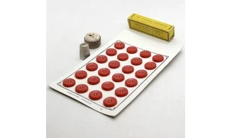 Carte 24 boutons / 17mm / Rouge vif