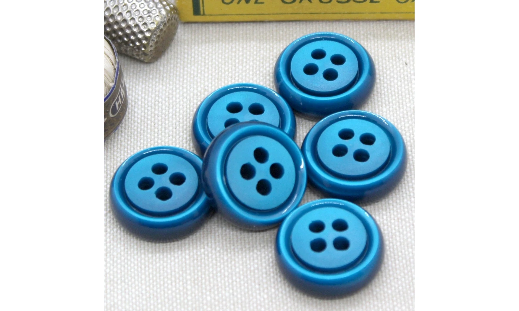 6 boutons / 21MM / Bleu vif
