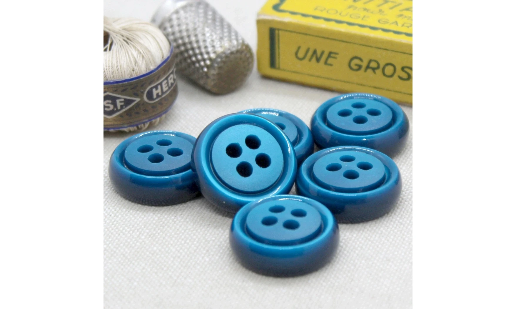 6 boutons / 21MM / Bleu vif