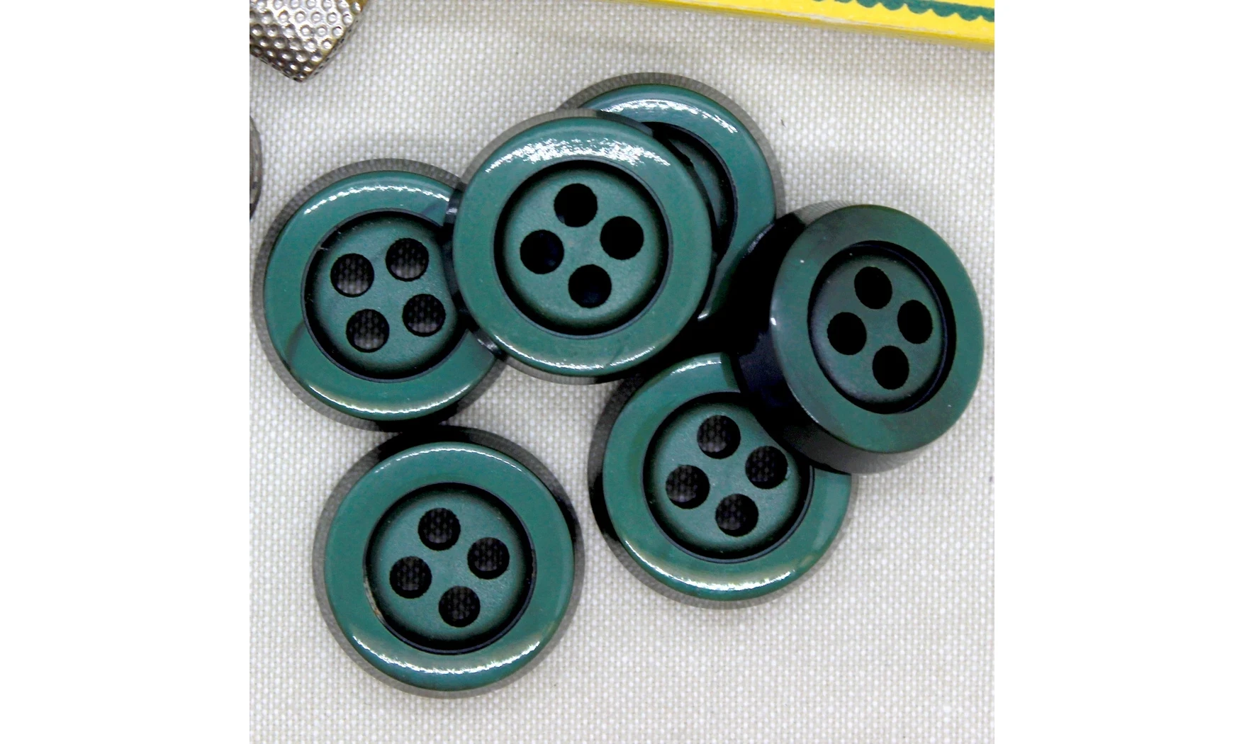 6 Boutons / 30MM / Vert