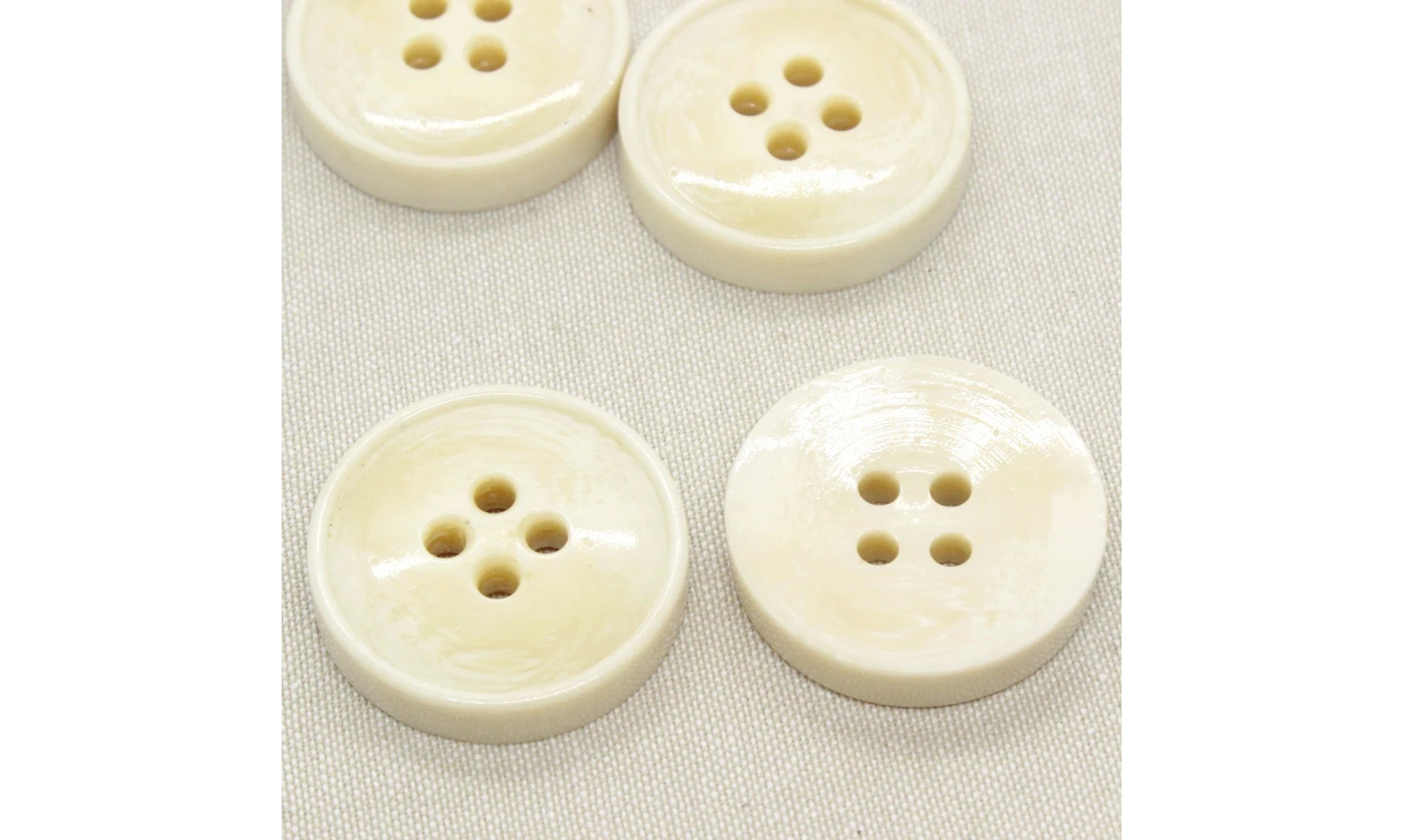 4 boutons / 39MM / Ivoire