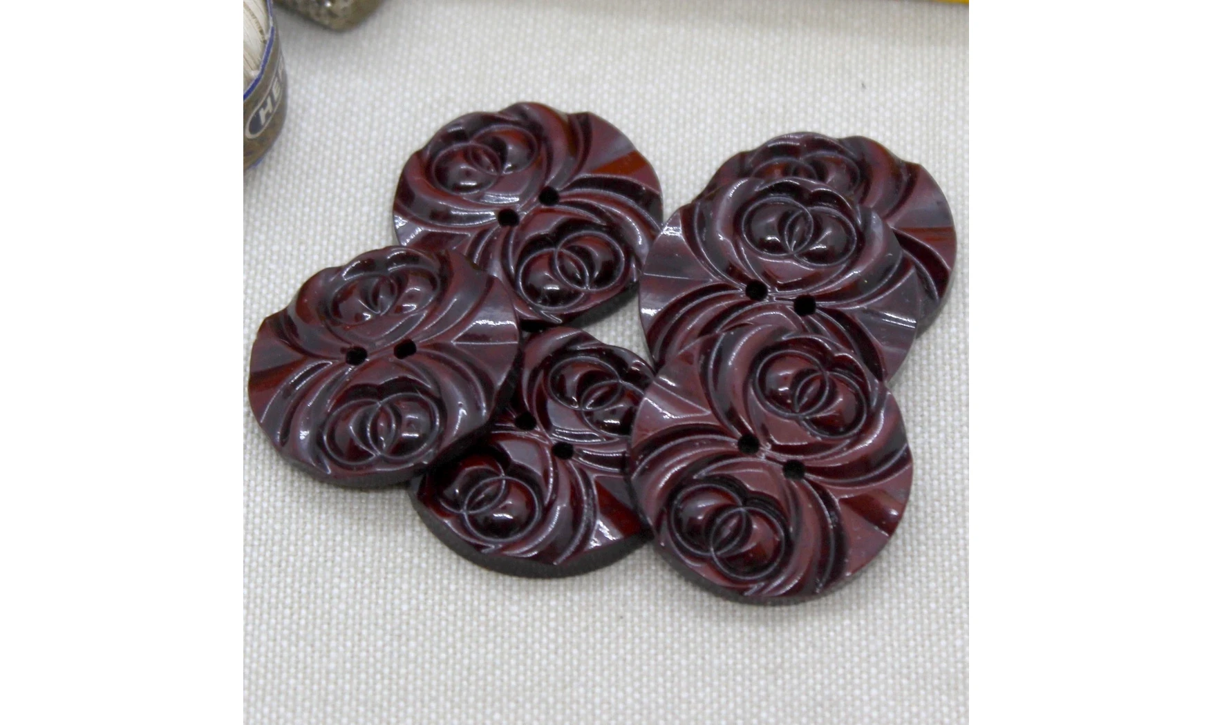 6 boutons / 27MM / Brun