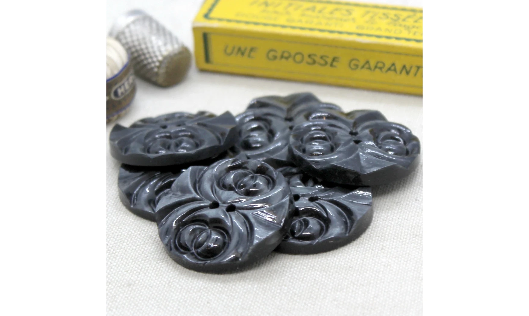 6 boutons / 33,5MM / Gris