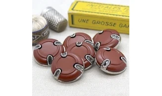 6 boutons / 25MM / Brun caramel