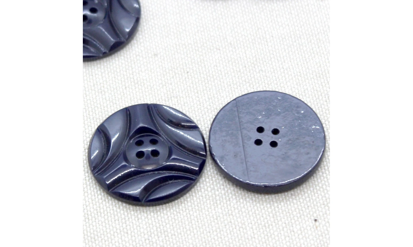 6 boutons / 26,5MM / Noir