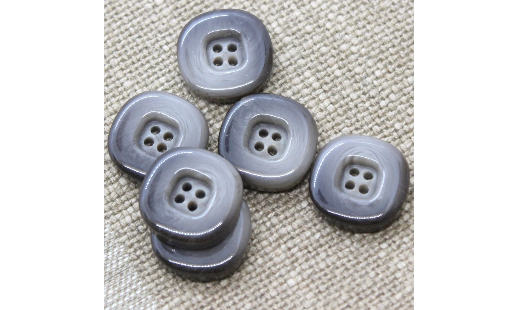 Vintage Button 192B-2