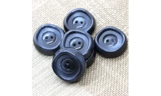 Vintage button 102B2