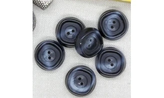 Vintage button 101B3