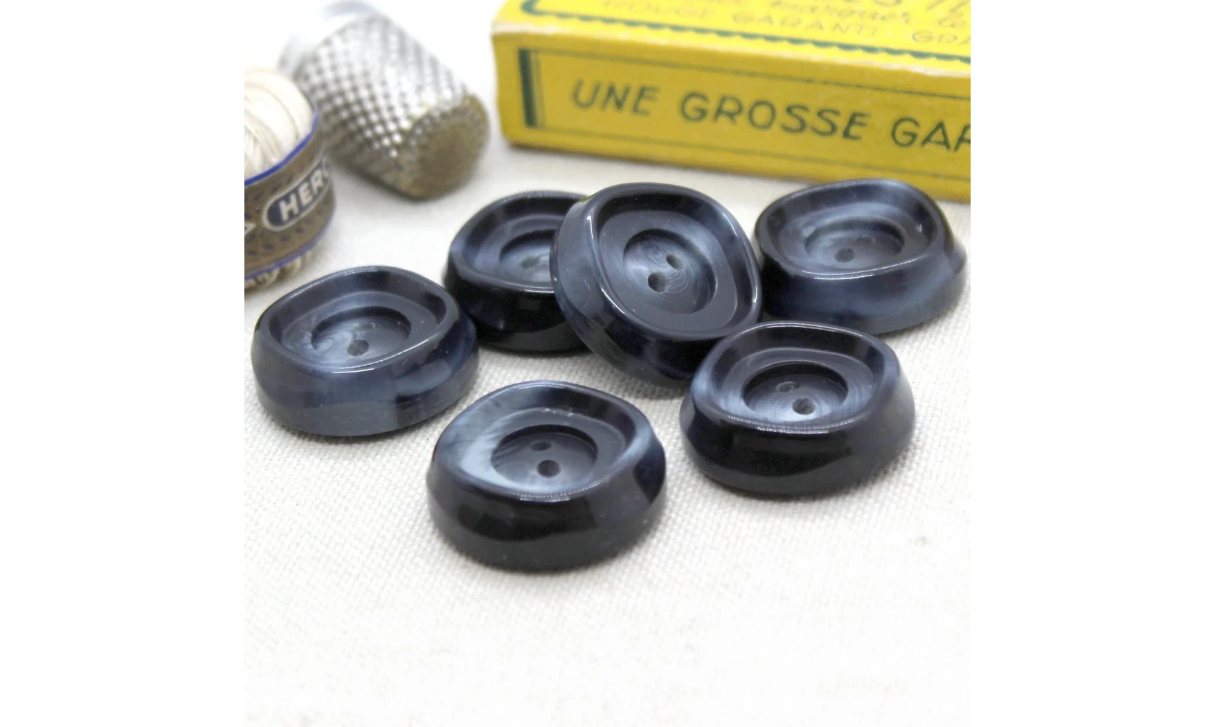 Vintage button 101B3