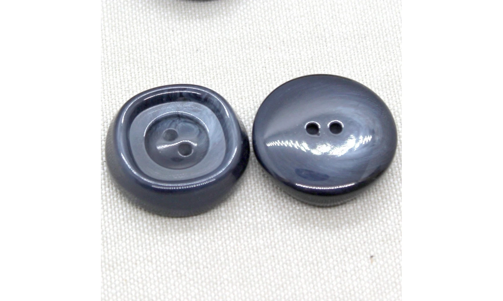 Vintage button 101B3